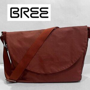 Bree Messenger Bag Rust computer bag Unisex